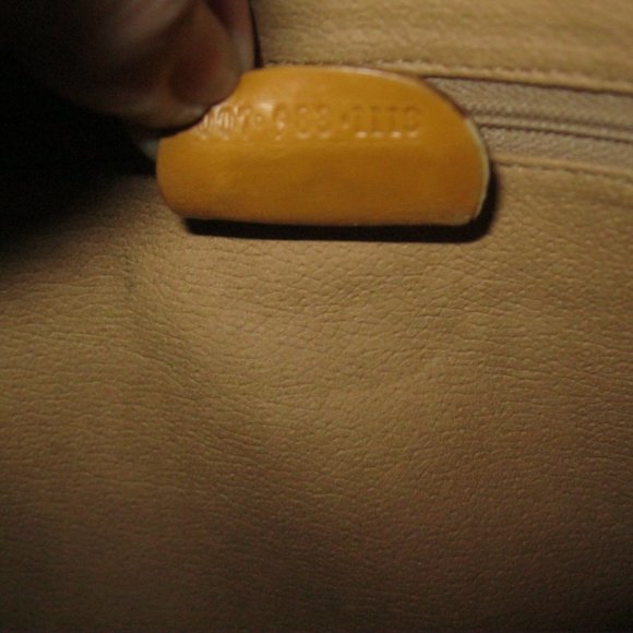 ❤️Authen GUCCI Micro G Logo Print Tan Canvas Ltr Coated Canvas Canteen Crossbody - Picture 9 of 10